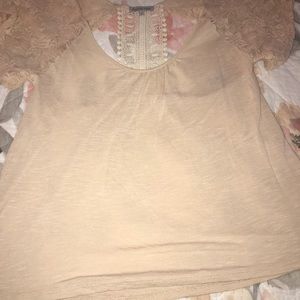 Fancy blouse with open back and lace